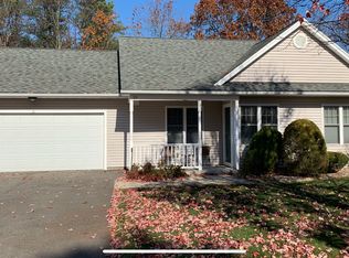 22 Pomeroy Meadow Rd UNIT 10, Southampton, MA 01073