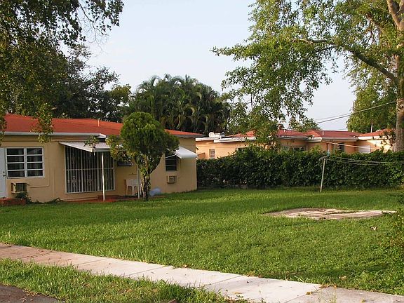 2nd image of 1300 NE 131st St