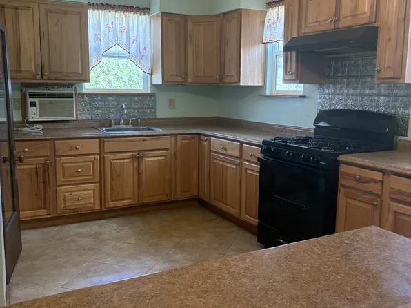 111 Lamar St, Olney, TX 76374
