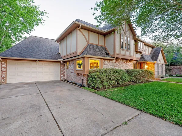 3911 Crow Valley Dr, Missouri City, TX 77459