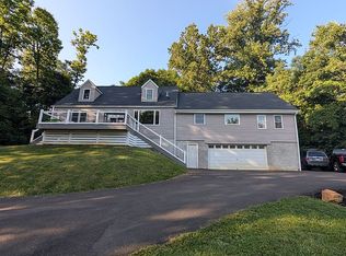 15 Valley Rd, Etters, PA 17319