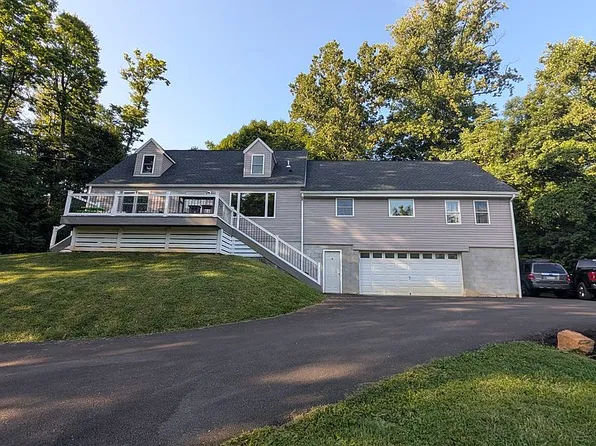 15 Valley Rd, Etters, PA 17319