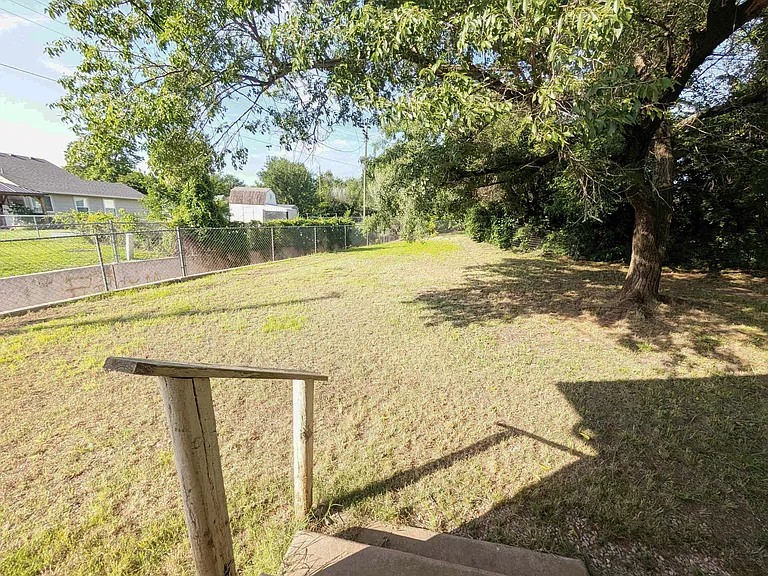 616 Lions Park Pl — Photo 11