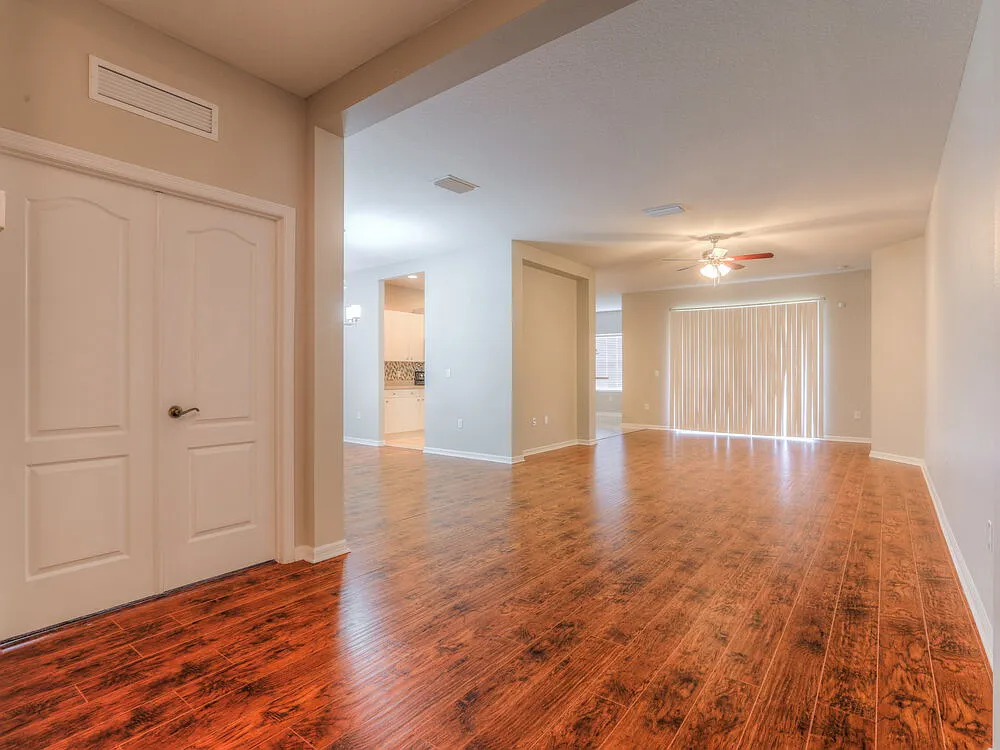 3 bed, 2.0 bath, 2136 sqft, $2,500 — Photo 2