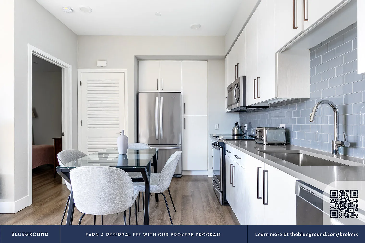 2 bed, 2.0 bath, 1010 sqft, $6,310 — Photo 3