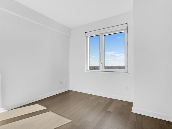 3rd image of 2922 Northern Blvd APT 1704