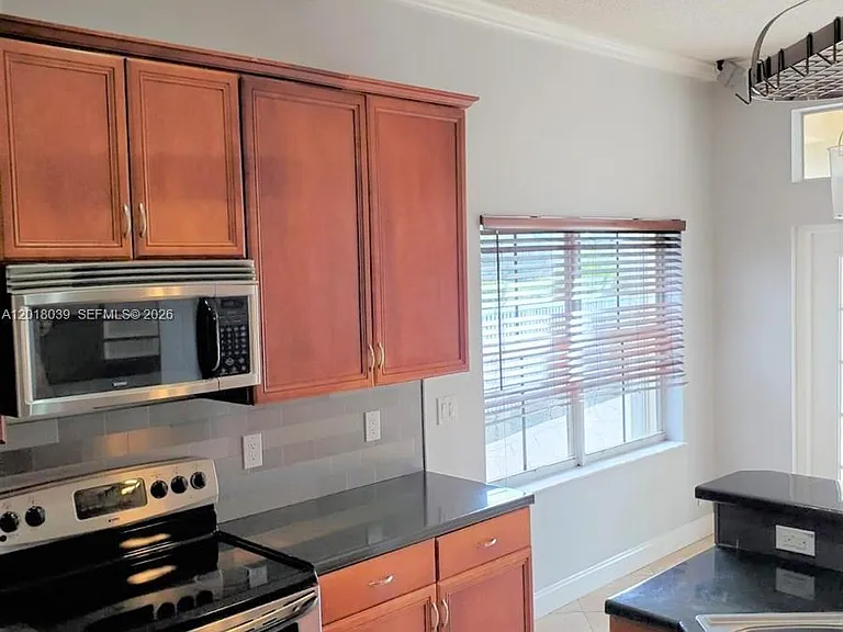 777 Tanglewood Cir — Photo 11