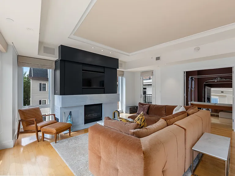 50 Fleet St #402 — Photo 2