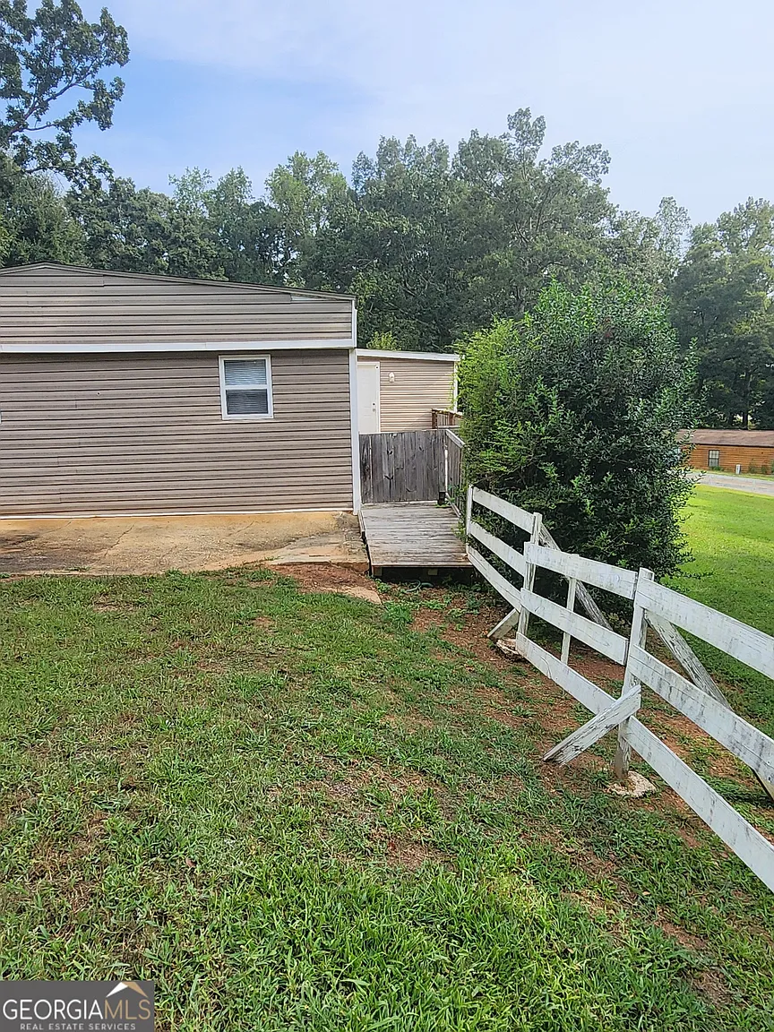 1373 Elm Cir photo 1