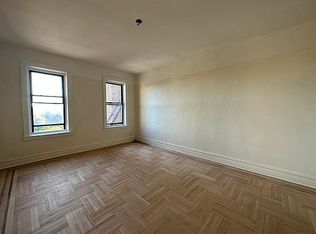 10 Ocean Pkwy #E10, Brooklyn, NY 11218