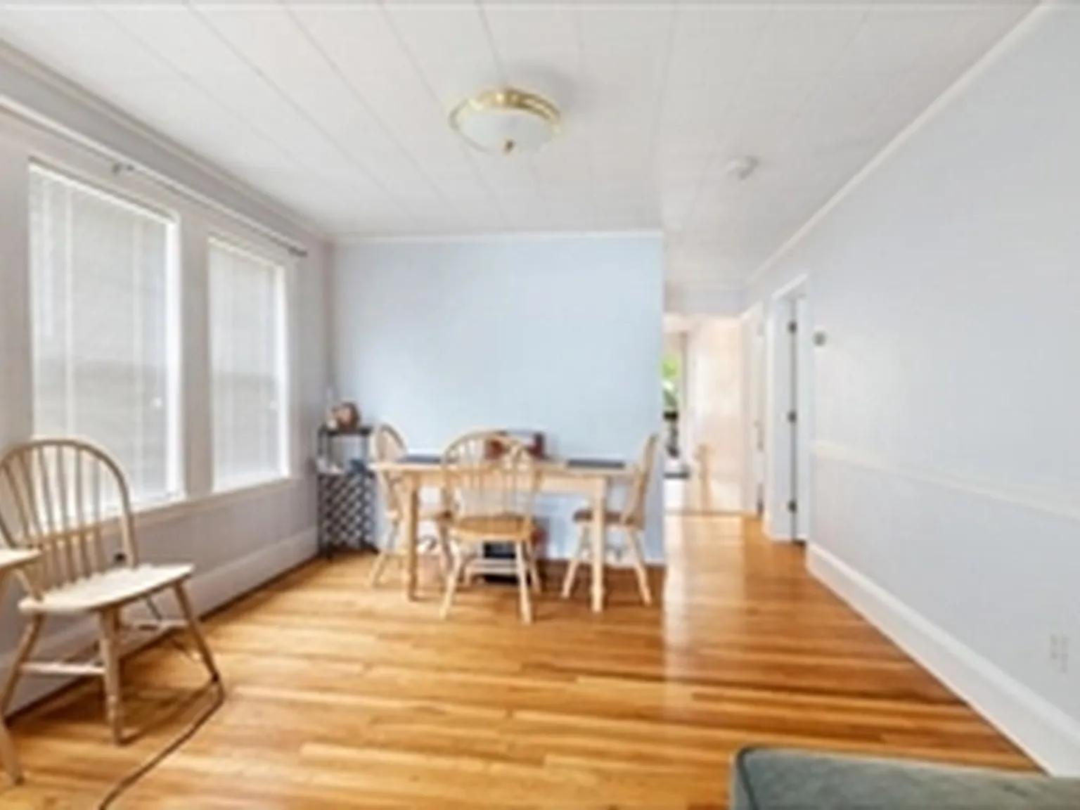 2 bed, 700 sqft, $2,700 — Photo 4