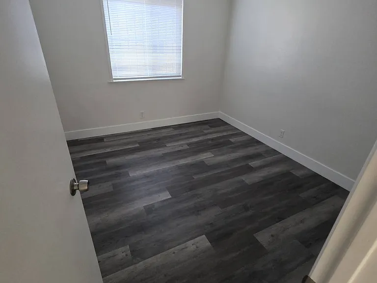 476 Corcoran Ave #1 — Photo 5
