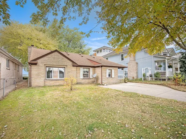 8014 Anchor Bay Dr, Algonac, MI 48001