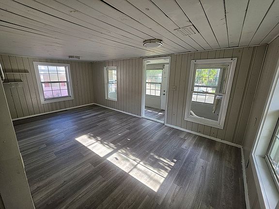 5th image of 1165 W 24th St
