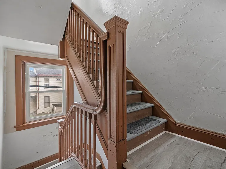 512 S Millvale Avenue (Full Service Plan) — Photo 2
