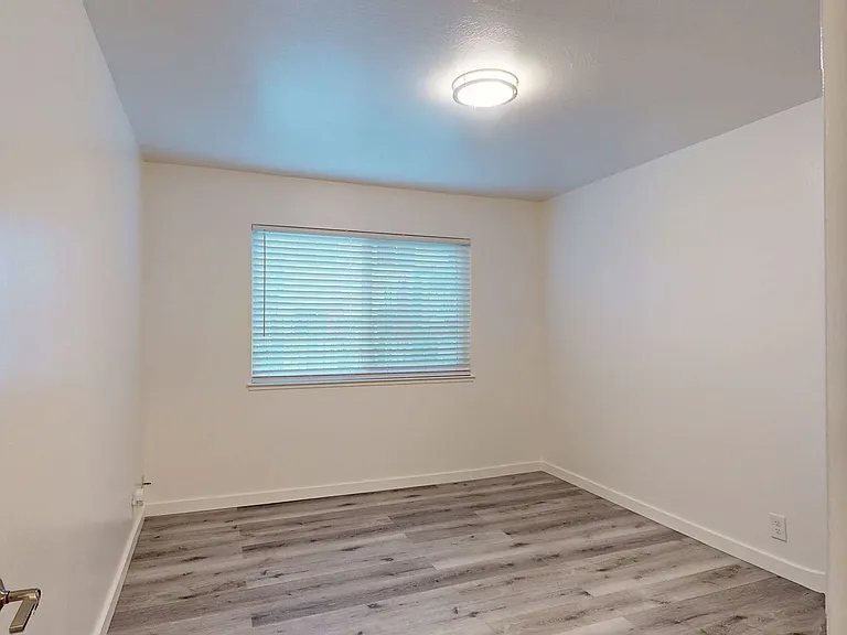 265 Vernon St — Photo 15