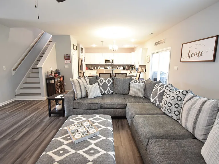 2165 Stonewash Dr — Photo 3