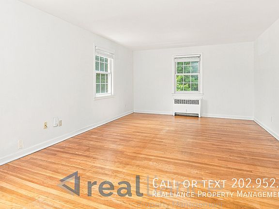 4th image of 2221 Washington Ave APT 202