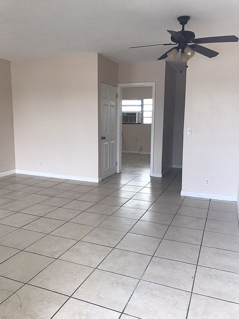 2nd image of 417 NW 2nd Ave APT 05