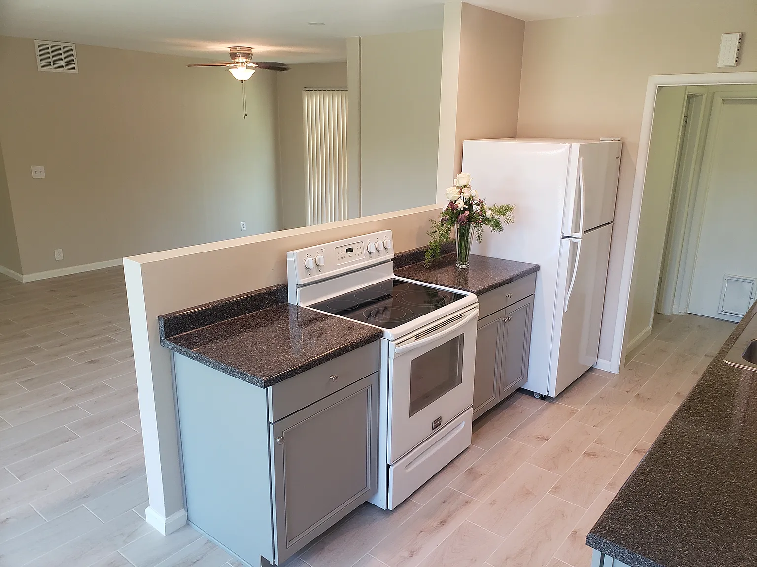2 bed, 1163 sqft, $2,450 — Photo 2