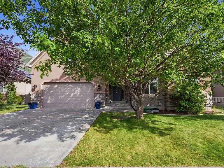 4009 W Troon — Photo 2