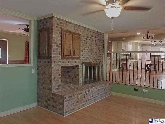 5th image of 443 Oakdale Dr