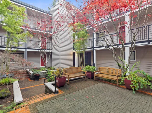 6600 SE Division St APT 209, Portland, OR 97206