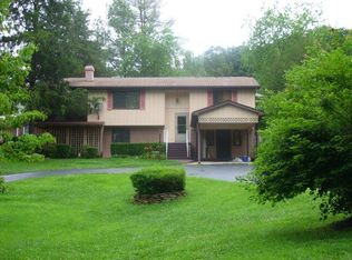 89 High Point Dr, Franklin, NC 28734