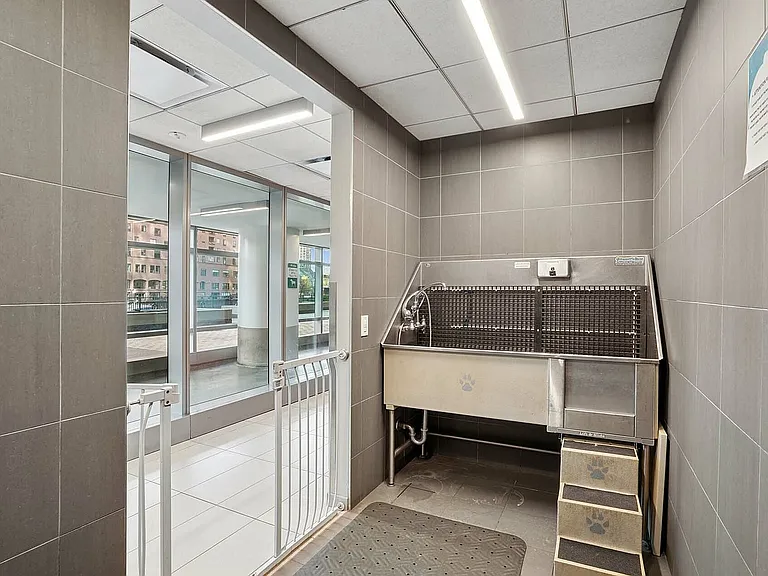 Wolf Point West Dog Spa