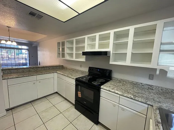 6550 N 47th Ave #196 — Photo 1