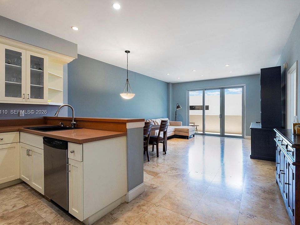1st image of 5 Island Ave APT Le