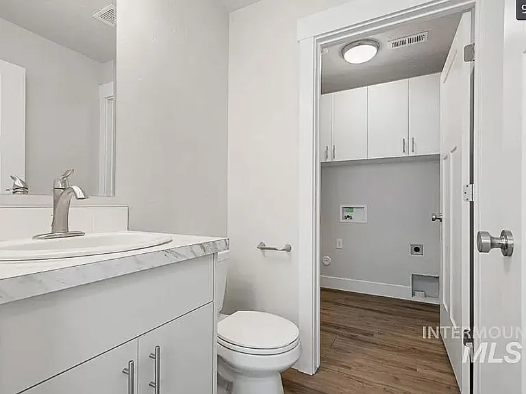 118 Holly Ave #B — Photo 5