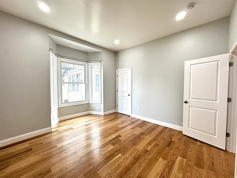 56 Pinckney St #1 — Photo 9