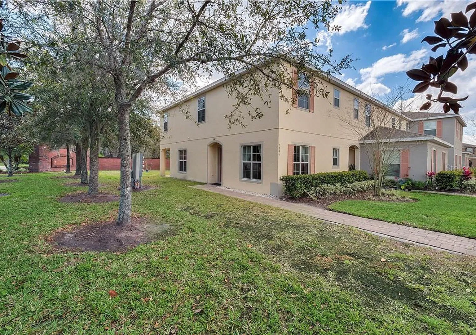 3 Bedroom 3 Bath Kissimmee Emerald Lake Townhome with 2 Master Suites and Stainless Appliances! — Photo 1