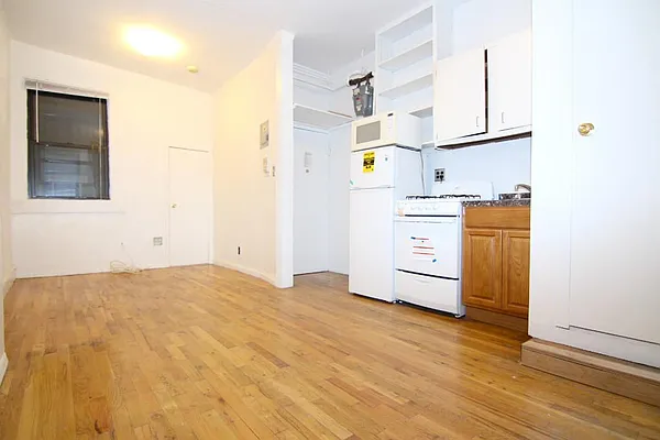 Rented by FirstService Realty (legacy) | media 34