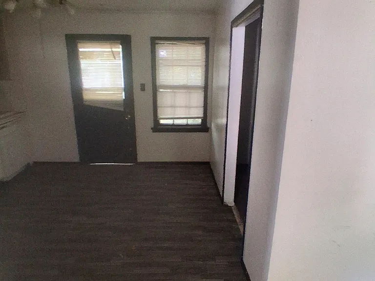 11 B Ln — Photo 6