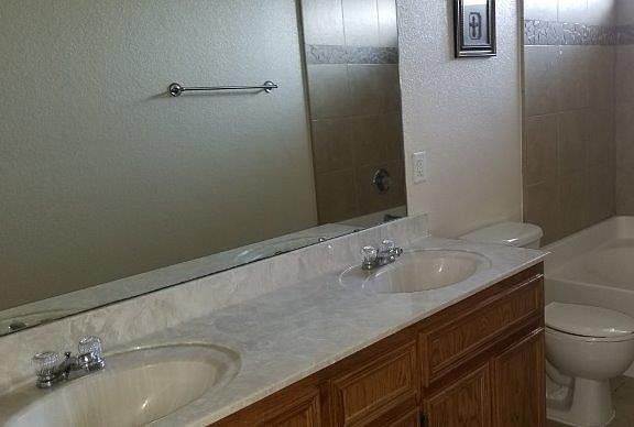 4th image of 1406 Cinch Dr APT B