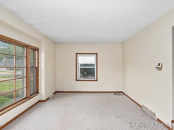 4th image of 3104 Willow Creek Dr SW