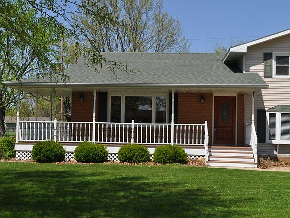 4th image of 619 Sharon St
