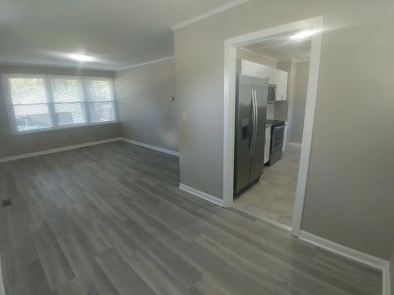 107 W Gettysburg Ave — Photo 6
