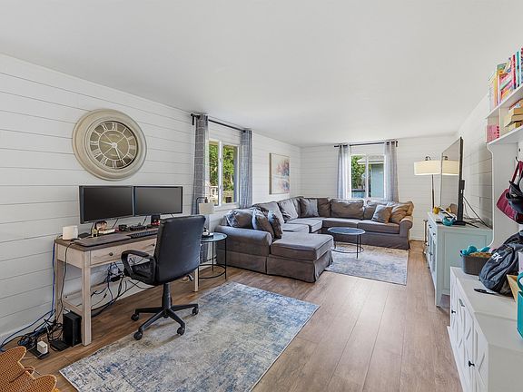 4th image of 708 Mary St
