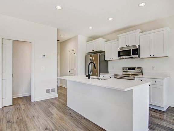 4th image of 2457 Cedarwood Ln