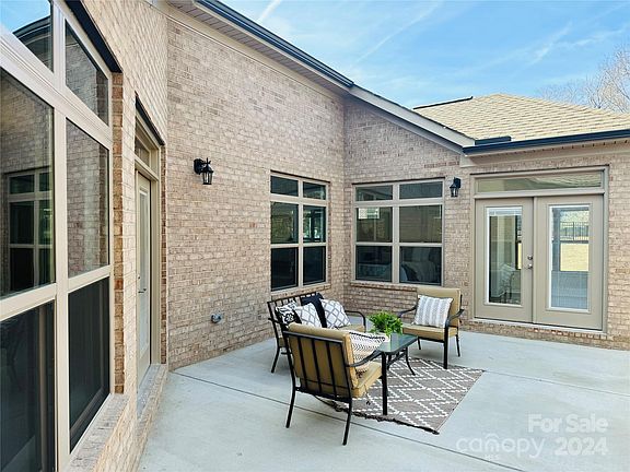 5th image of 501 Harlequin Dr #28