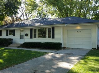920 Deborah Ave, Elgin, IL 60123