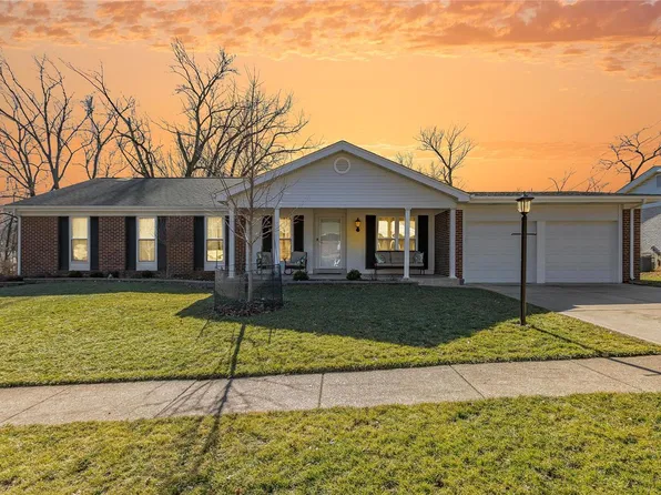 13270 Greenbough Dr, Saint Louis, MO 63146