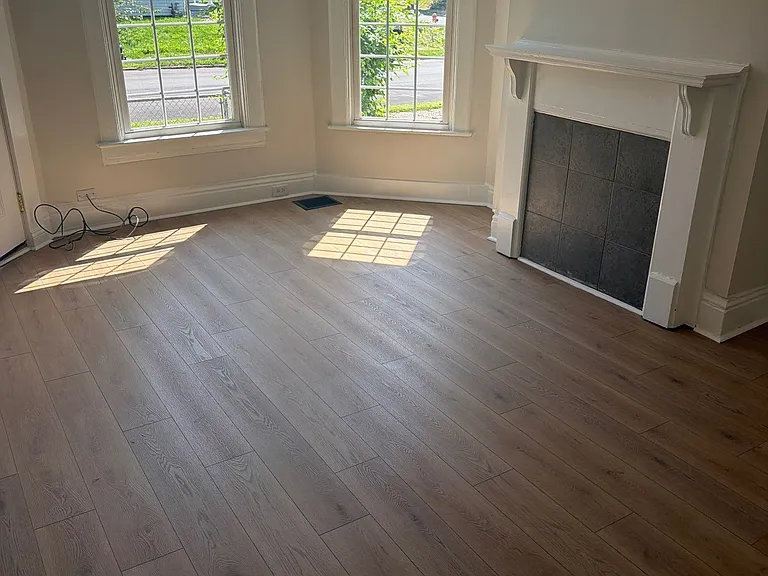 427 Montana Ave — Photo 5