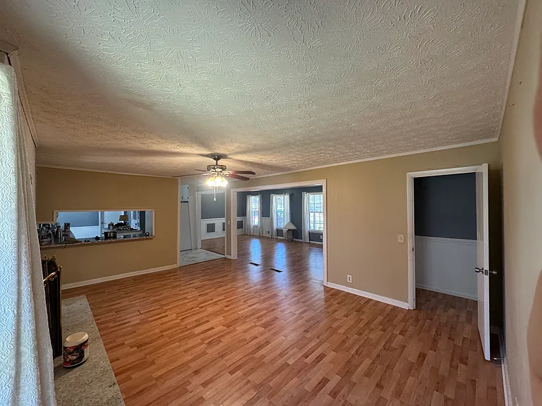 1311 White Oak St SE — Photo 10