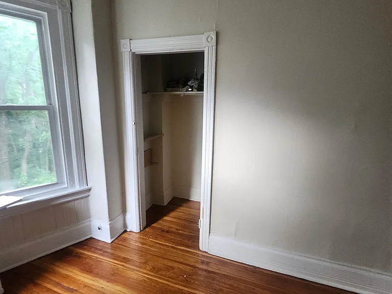 4716 Cedar Ave #2R — Photo 4