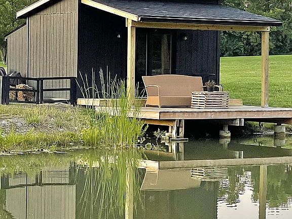 3rd image of 623 Harbor Dr