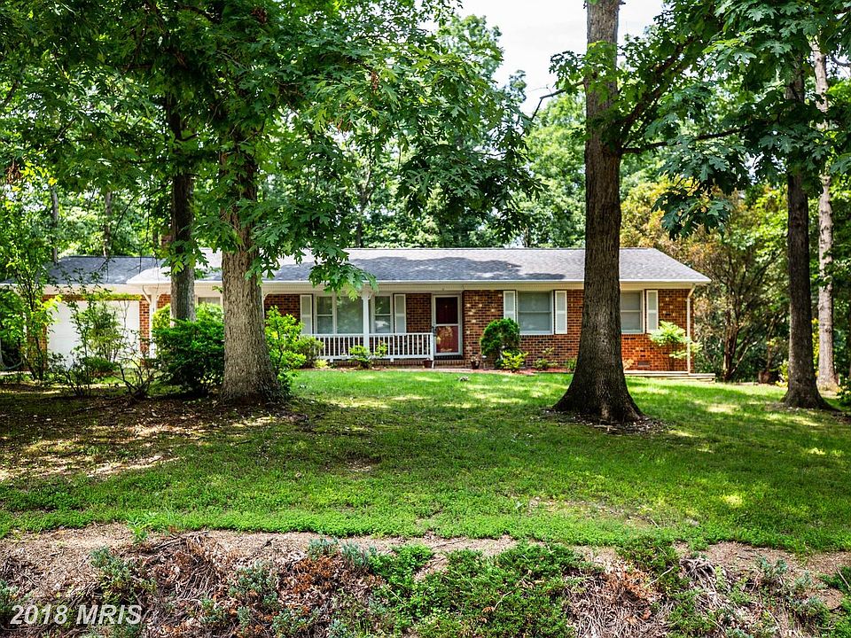 1st image of 15 Rosewood Dr